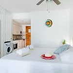 Port Royale Shine And Bright, Heated Pool لوس كريستيانوس