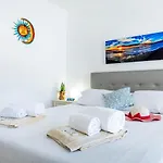 شقة Port Royale Shine And Bright, Heated Pool