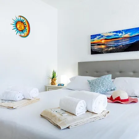 شقة Port Royale Shine And Bright, Heated Pool