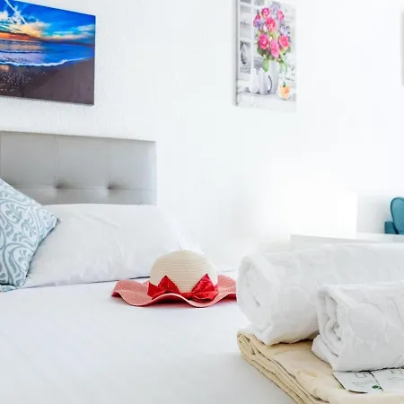 Port Royale Shine And Bright, Heated Pool شقة لوس كريستيانوس