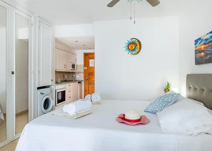 Port Royale Shine And Bright, Heated Pool Лос Кристианос